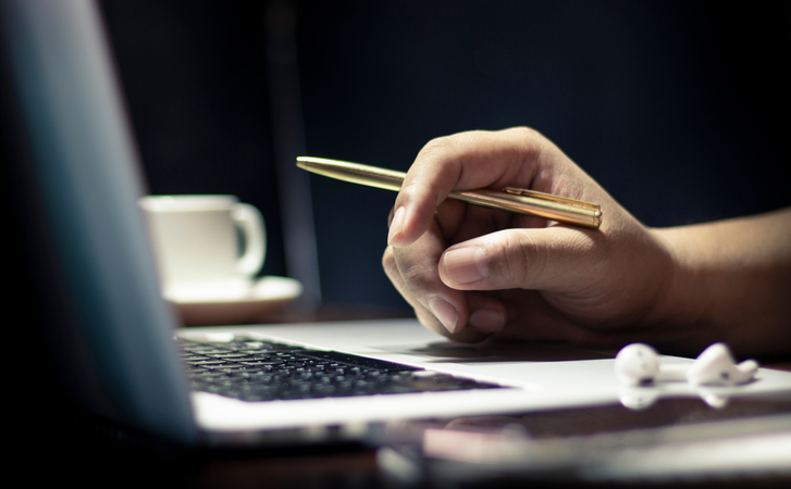 Electronic documents for customs clearance