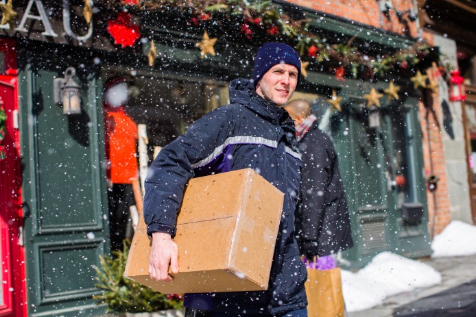 courier with package