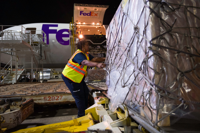 Get more options for more weight with FedEx global freight shipping