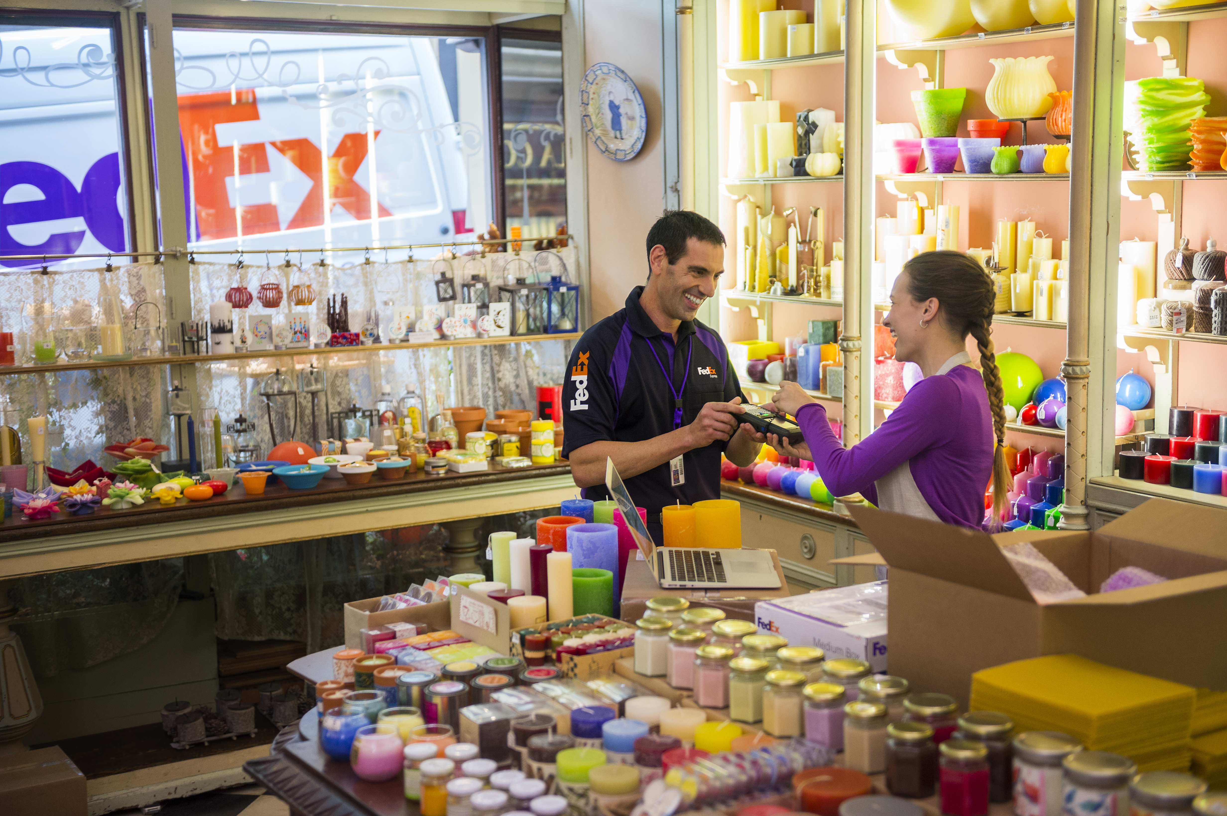 Check out this video for a brief tutorial for FedEx Reporting Online.