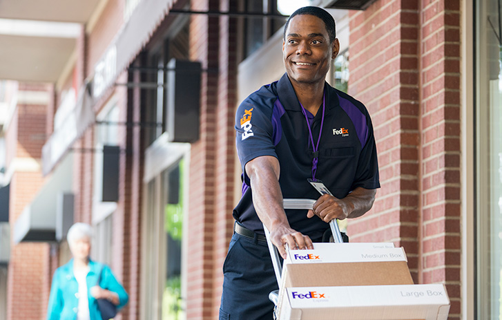 fedex employee uniform