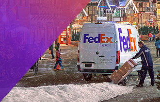 Messager FedEx livrant des colis