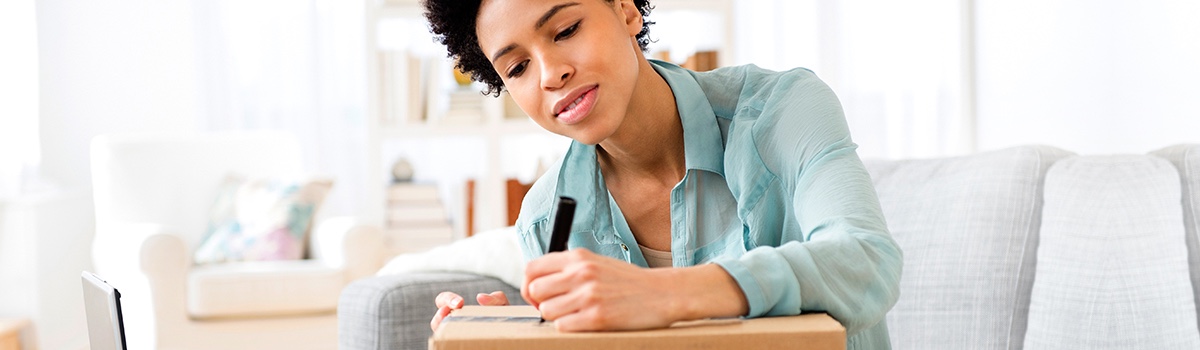 Signing the FedEx service agreement