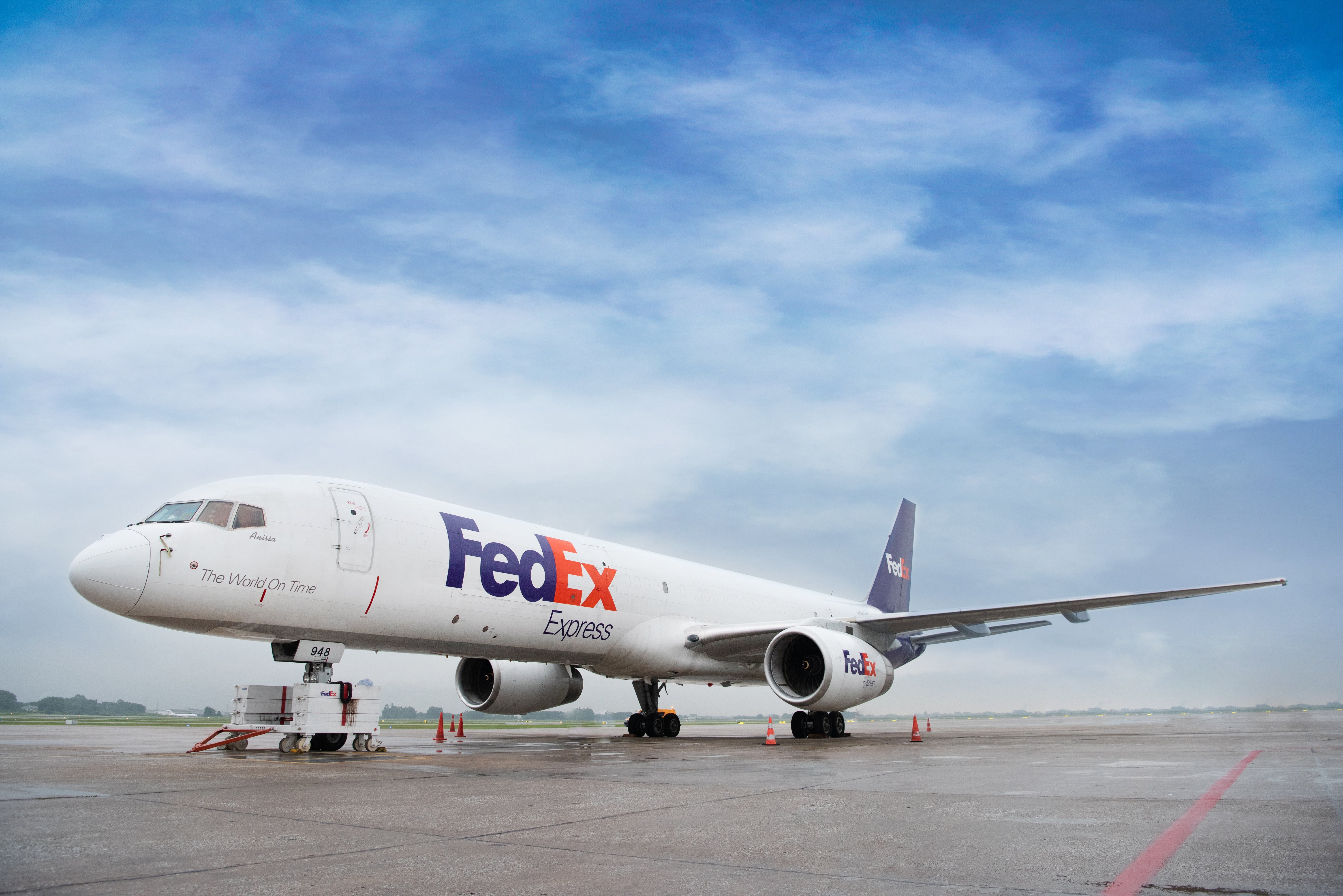 FedEx-fly på rullebanen