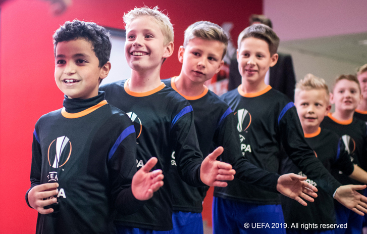 Player Mascots in line