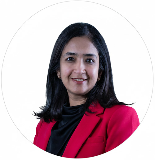 Photo of Kami Viswanathan
