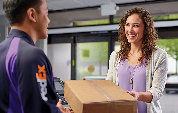 fedex luggage delivery