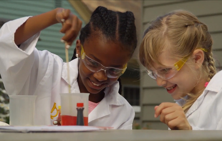 Science before sparkles: Yellow Scope is getting real science to girls