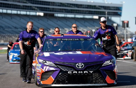 FedEx #11 crew members with the #11 FedEx Toyota Camry