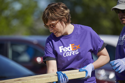 FedEx Cares Team Member Volunteering